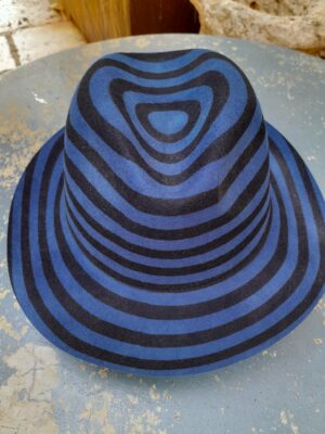 Fedora feltro rigato nero/royal
Cristina e i suoi colori